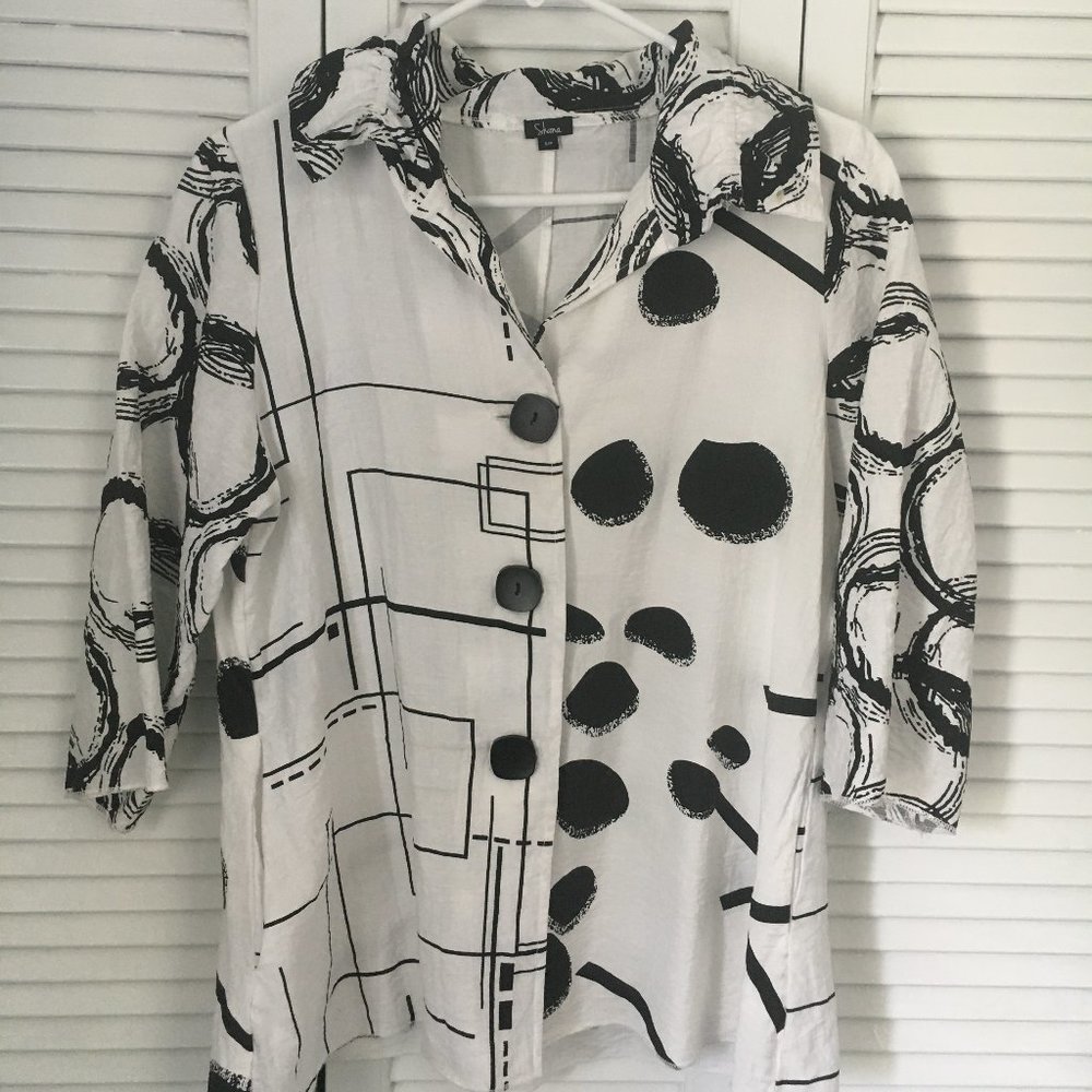 Abstract geometric shana top